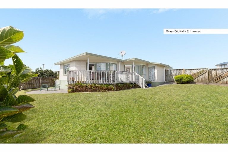 Photo of property in 5 Burnt Oak Drive, Pyes Pa, Tauranga, 3112