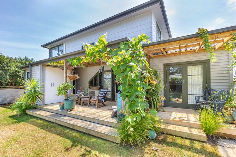 Photo of property in 101 Koputara Road, Himatangi Beach, Foxton, 4891