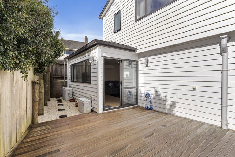 Photo of property in 86a Kelman Road, Kelston, Auckland, 0602