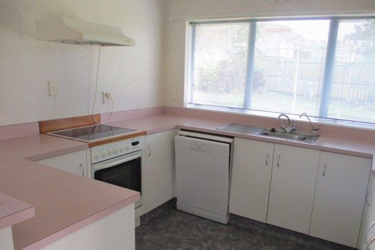 Photo of property in 2 Barraud Place, Pukehangi, Rotorua, 3015