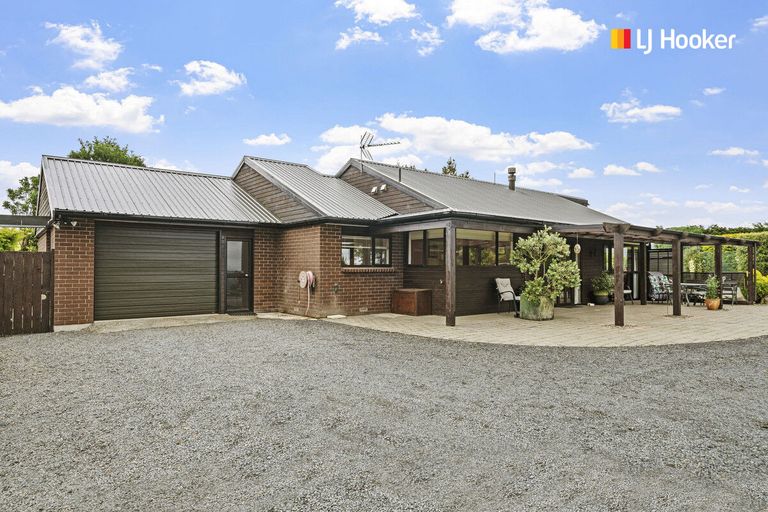 Photo of property in 43 Halfway Bush Road, Halfway Bush, Dunedin, 9076