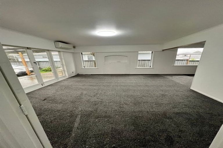 Photo of property in 20 Evans Road, Weymouth, Auckland, 2103