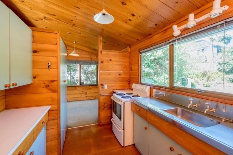 Photo of property in 30 Field Way, Waikanae Beach, Waikanae, 5036