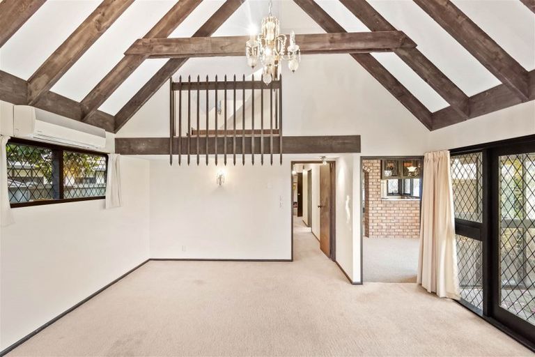 Photo of property in 2/4 Gleneagles Terrace, Ilam, Christchurch, 8053