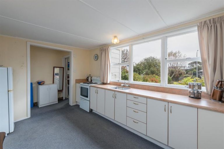 Photo of property in 17 Martin Street, Monaco, Nelson, 7011