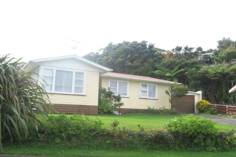 Photo of property in 3 Laburnum Grove, Maungaraki, Lower Hutt, 5010