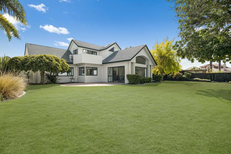 Photo of property in 82 Glenross Drive, Wattle Downs, Auckland, 2103