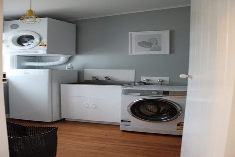 Photo of property in 9 Hinau Street, Eastbourne, Lower Hutt, 5013