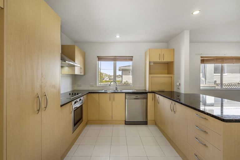 Photo of property in 16a Becroft Drive, Forrest Hill, Auckland, 0620