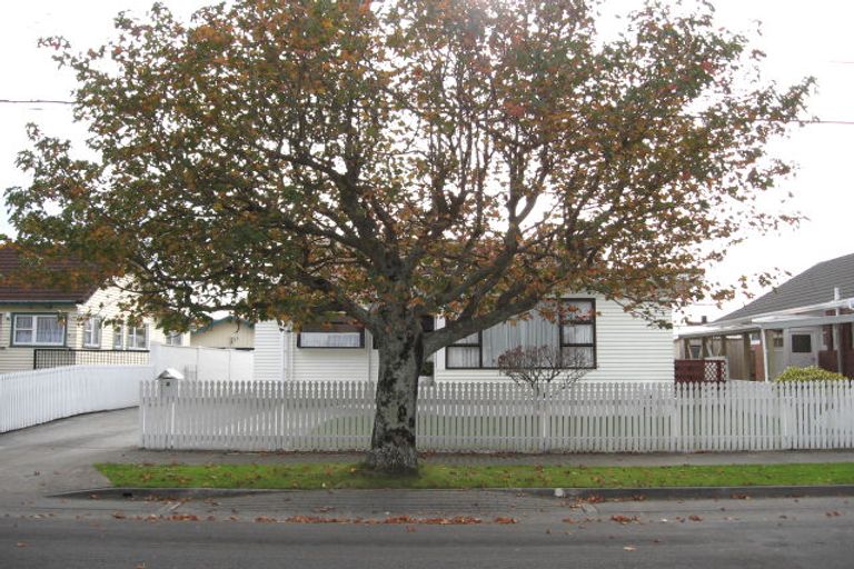 Photo of property in 7 Bush Street, Naenae, Lower Hutt, 5011