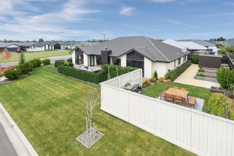 Photo of property in 26 Watkins Drive, Rangiora, 7400