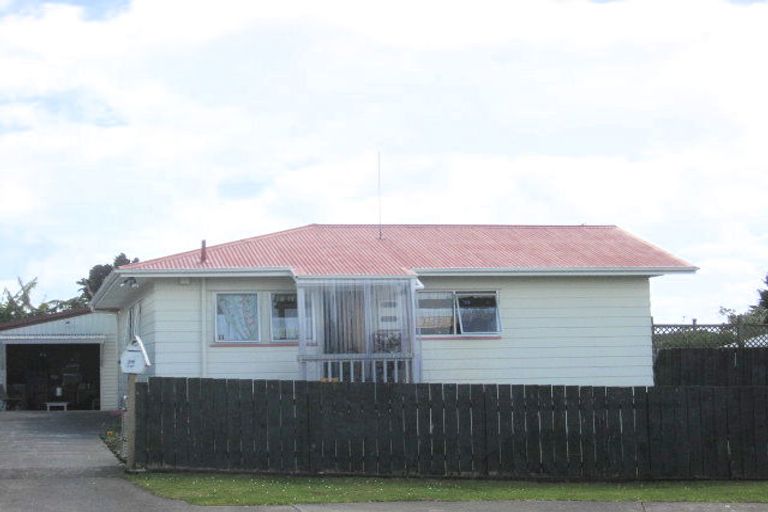 Photo of property in 10 Balwyn Place, Clendon Park, Auckland, 2103