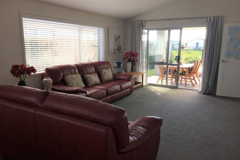 Photo of property in 16 Fuller Street, Papamoa Beach, Papamoa, 3118