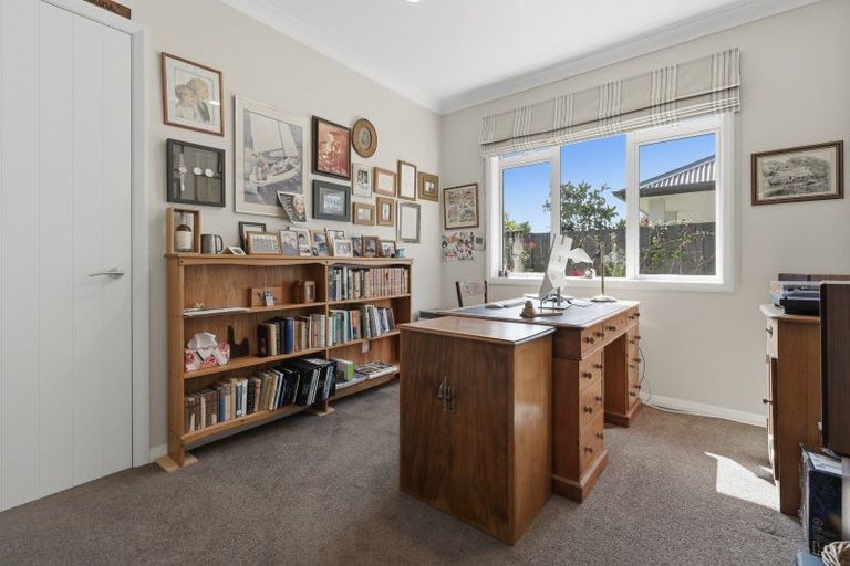 Photo of property in 22 Hansard Place, Bethlehem, Tauranga, 3110