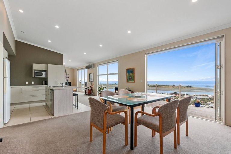 Photo of property in 6 Redcliffs View Lane, Redcliffs, Christchurch, 8081