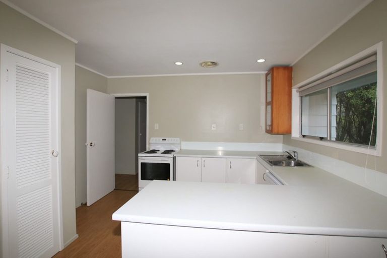 Photo of property in 20 Simon Ellice Drive, Bayview, Auckland, 0629