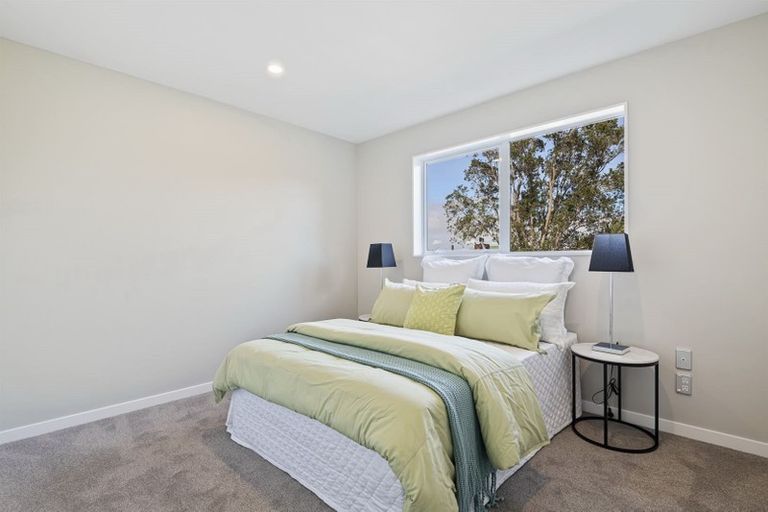 Photo of property in 538a Glenfield Road, Glenfield, Auckland, 0629