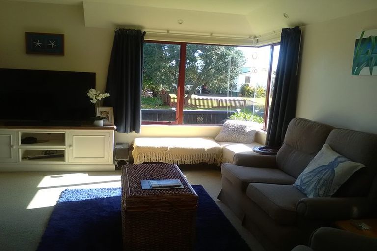 Photo of property in 7a Taihiki Road, Clarks Beach, 2122