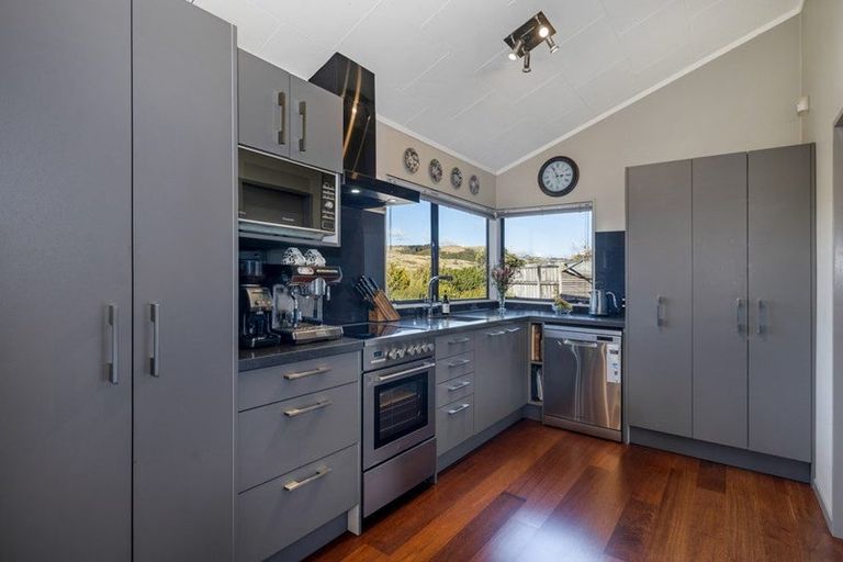 Photo of property in 66 Guadeloupe Crescent, Grenada Village, Wellington, 6037