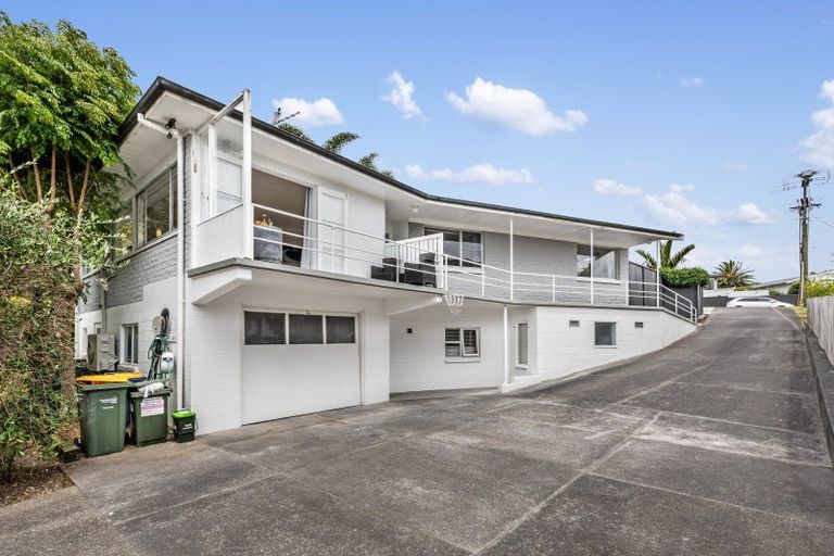 Photo of property in 2/71 Deep Creek Road, Waiake, Auckland, 0630