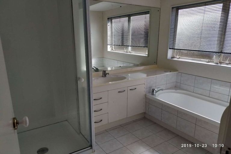 Photo of property in 256 Cascades Road, Botany Downs, Auckland, 2010