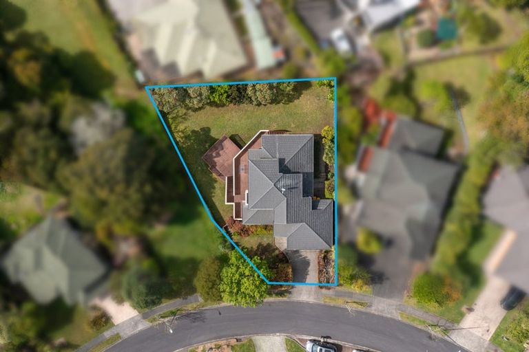 Photo of property in 8 Greenleaf Way, Northcross, Auckland, 0630