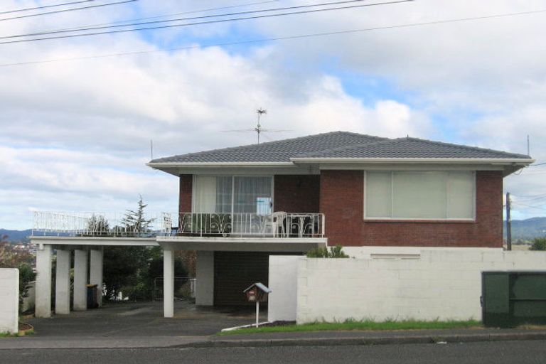 Photo of property in 84 Waimumu Road, Massey, Auckland, 0614