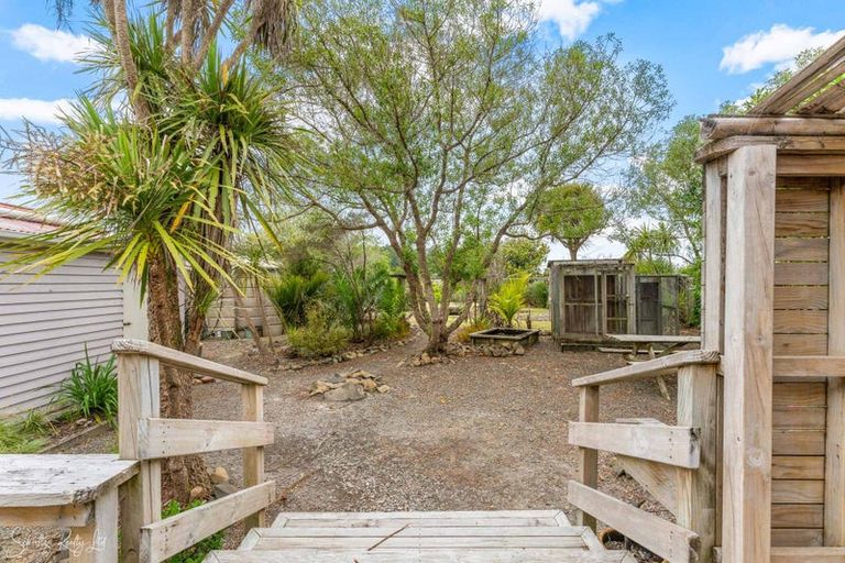 Photo of property in 2081 Paparoa Valley Road, Paparoa, 0571