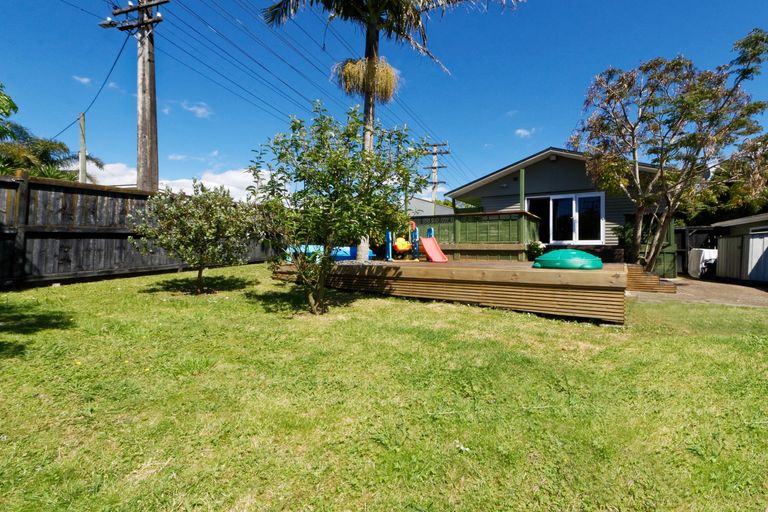 Photo of property in 145 Tirimoana Road, Te Atatu South, Auckland, 0602