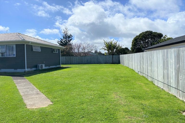 Photo of property in 48 Sunlands Drive, Manurewa, Auckland, 2102