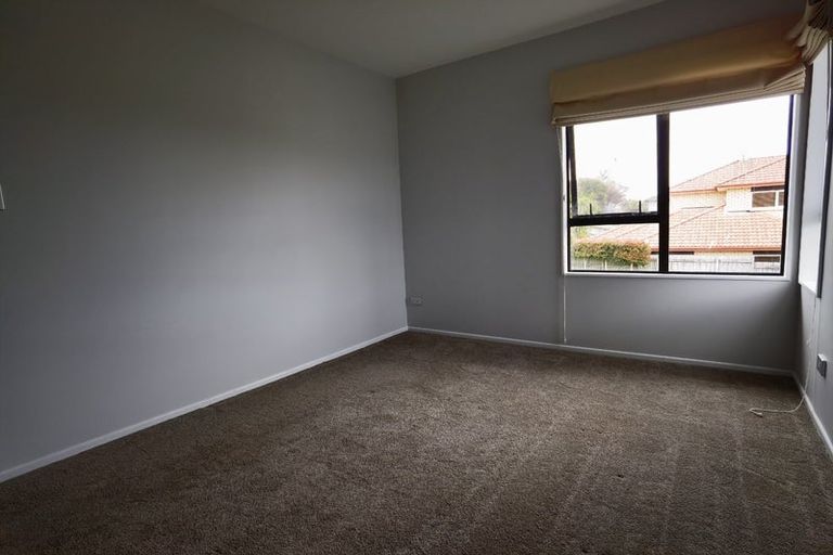 Photo of property in 4 Hornbill Drive, Fairview Heights, Auckland, 0632