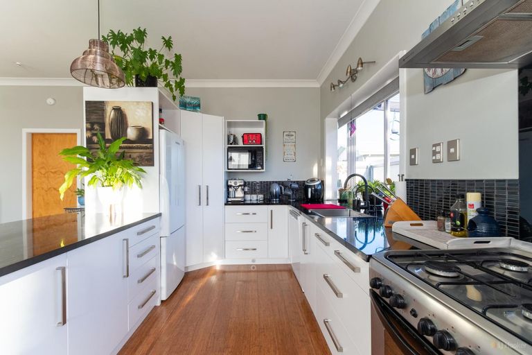 Photo of property in 10 Studholme Street, Waimate, 7924