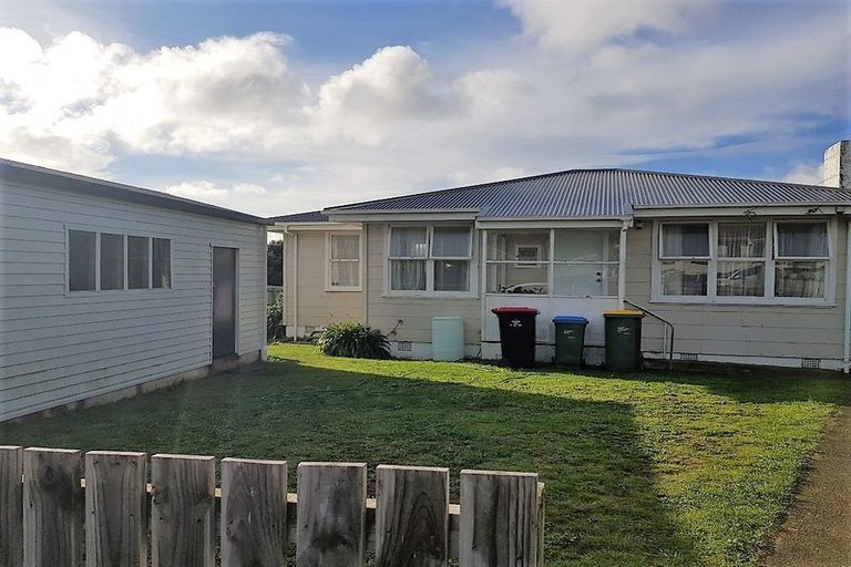 Photo of property in 75 Matatiro Street, Titahi Bay, Porirua, 5022