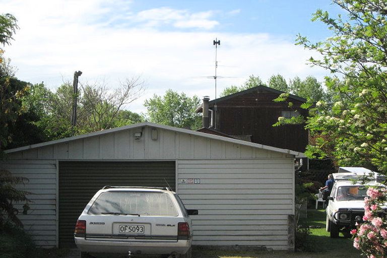 Photo of property in 20 Queens Avenue, Waikuku Beach, 7402