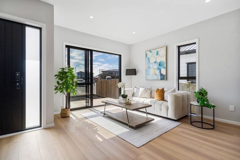 Photo of property in 71 Tributary Parade, Karaka, Papakura, 2113