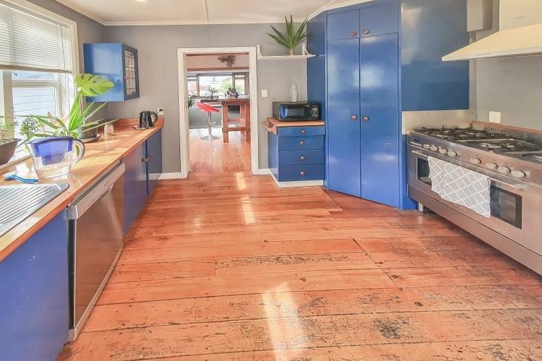 Photo of property in 13 Hornsey Road, Bluff Hill, Napier, 4110