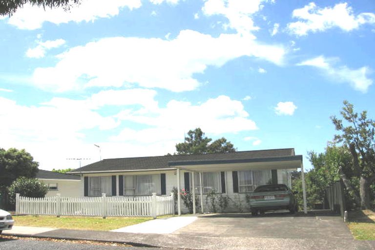 Photo of property in 31 Cockayne Crescent, Sunnynook, Auckland, 0620
