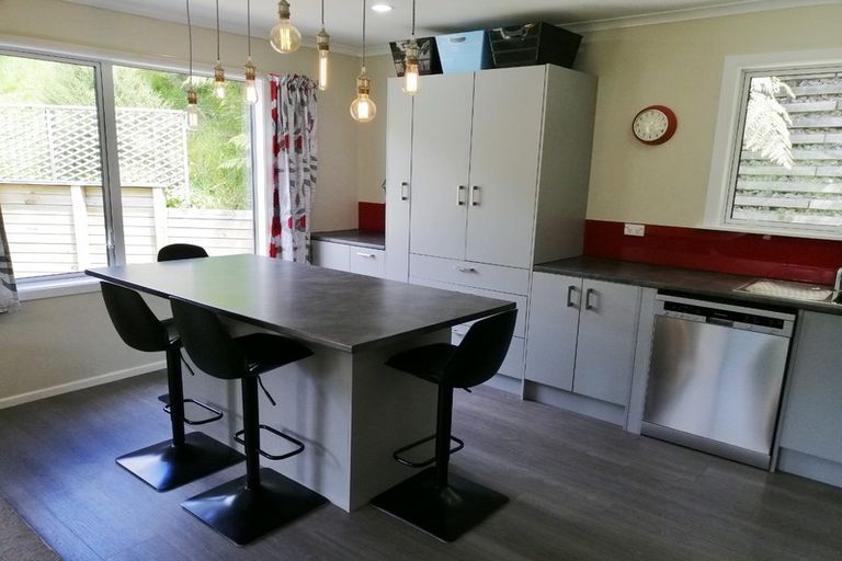 Photo of property in 34 Holborn Drive, Stokes Valley, Lower Hutt, 5019