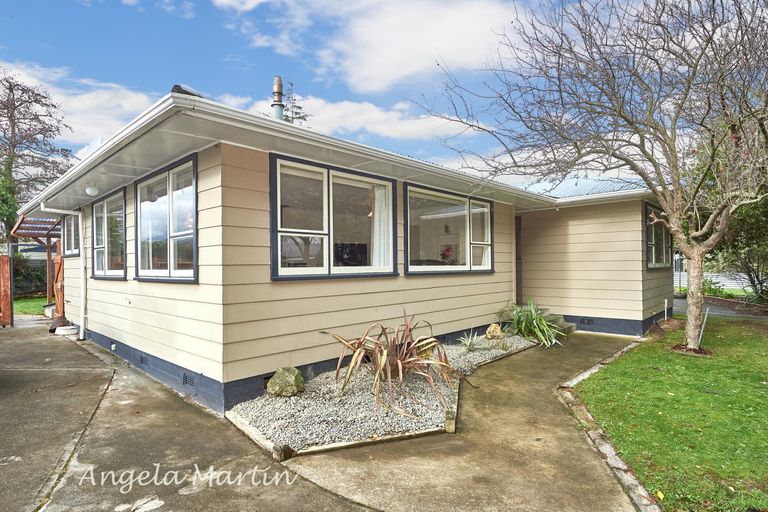 Photo of property in 24 Saturn Crescent, Milson, Palmerston North, 4414