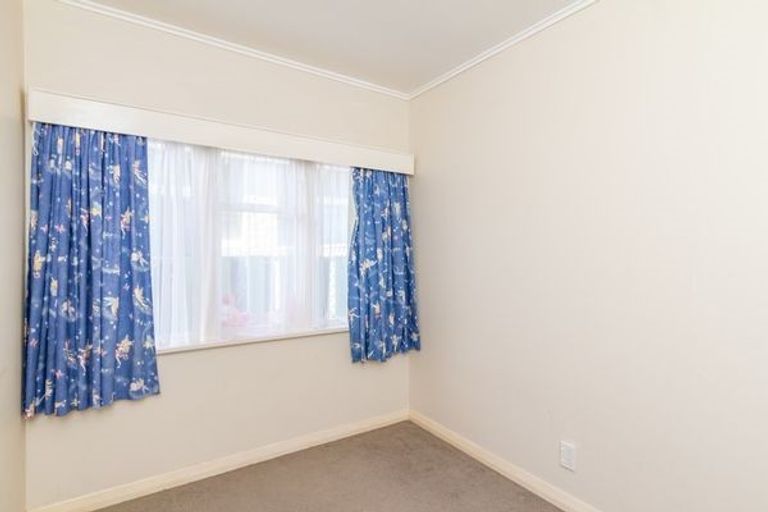 Photo of property in 27 Guthrie Street, Waterloo, Lower Hutt, 5011