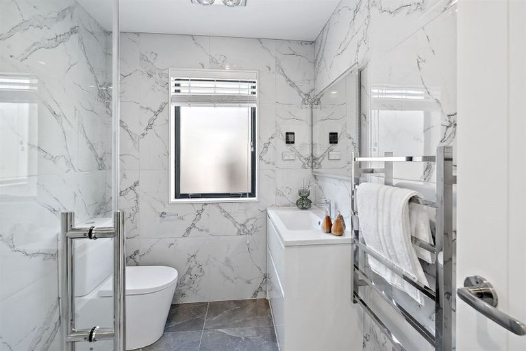 Photo of property in 40 Takurua Terrace, Orewa, 0931