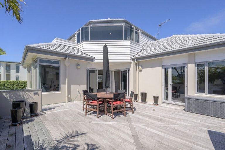 Photo of property in 19 Beach Road, Otumoetai, Tauranga, 3110