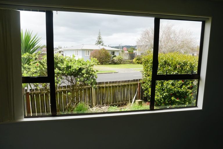 Photo of property in 2/170 Old Wairoa Road, Papakura, 2110