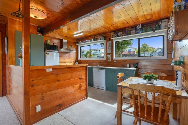 Photo of property in 72 West View Crescent, Onerahi, Whangarei, 0110