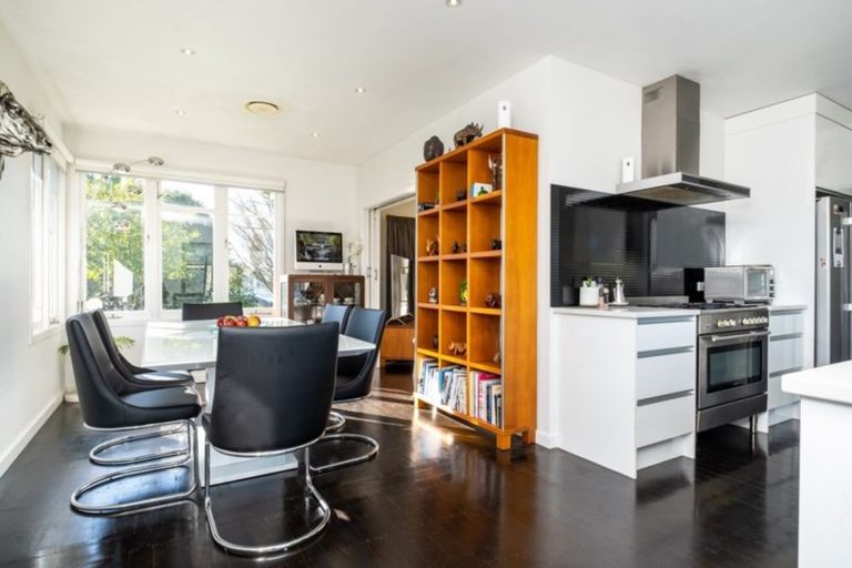 Photo of property in 407 Alexandra Street, Hastings, 4122