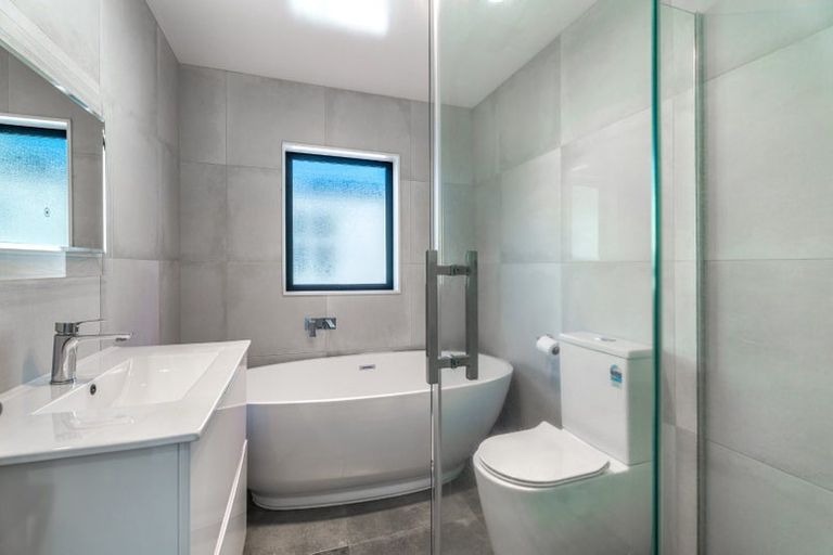 Photo of property in 19a Muir Avenue, Mangere Bridge, Auckland, 2022
