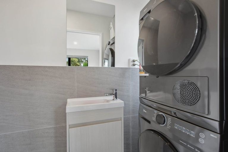 Photo of property in 233a Finlayson Avenue, Clendon Park, Auckland, 2103