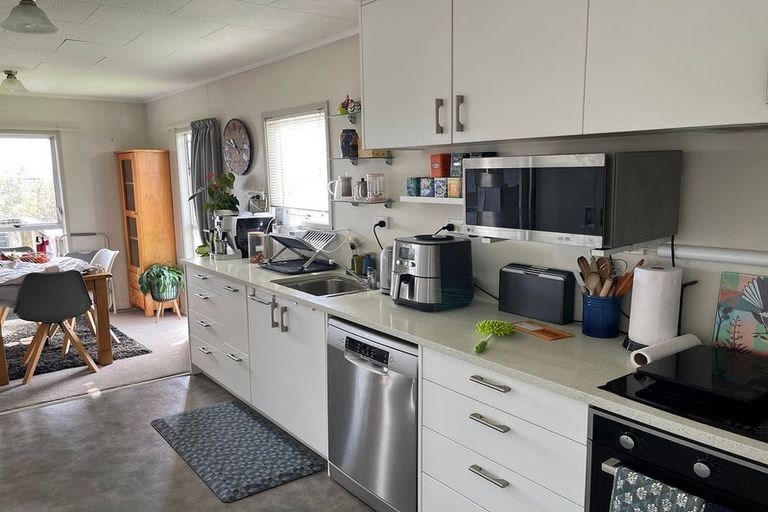 Photo of property in 22 Merida Place, Unsworth Heights, Auckland, 0632