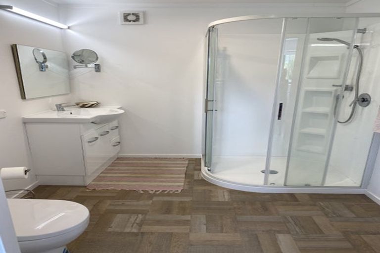 Photo of property in 71 Howard Road, Orere Point, Papakura, 2585