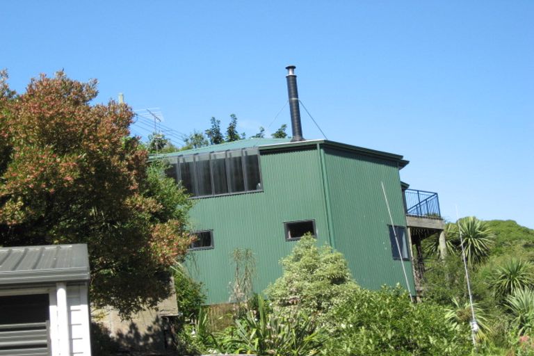 Photo of property in 46 Hawkhurst Road, Lyttelton, 8082